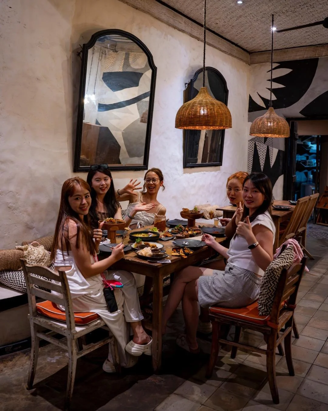 Plates stacked. Smiles unlocked. You bring the crew &mdash; we&rsquo;ll bring the flavor. Reserve your spot &amp; taste Indonesia at its best.

&mdash;
𝐨𝐩𝐞𝐧 𝐝𝐚𝐢𝐥𝐲 𝟏𝟮 𝗽𝐦 𝐭𝐨 𝟏𝟎 𝐩𝐦

𝗥𝗘𝗦𝗘𝗥𝗩𝗔𝗧𝗜𝗢𝗡
Online: 𝐰𝐰𝐰.𝐥𝐢𝐚𝐩𝐥𝐢𝐚