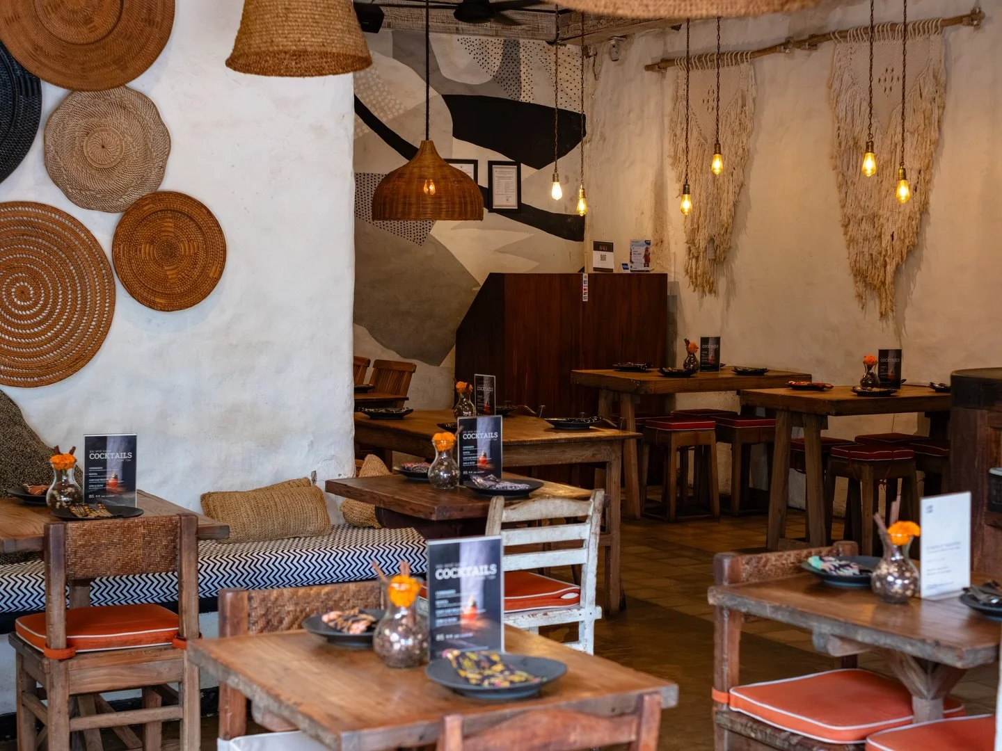 The table&rsquo;s set, the flavors are ready. Grab your spot and let the feast begin

&mdash;
𝐨𝐩𝐞𝐧 𝐝𝐚𝐢𝐥𝐲 𝟏𝟮 𝗽𝐦 𝐭𝐨 𝟏𝟎 𝐩𝐦

𝗥𝗘𝗦𝗘𝗥𝗩𝗔𝗧𝗜𝗢𝗡
Online: 𝐰𝐰𝐰.𝐥𝐢𝐚𝐩𝐥𝐢𝐚𝐩.𝐜𝐨𝐦
Call: +𝟲𝟮 𝟯𝟲𝟭 𝟵𝟬𝟴 𝟬𝟴𝟬𝟬
WhatsApp: +𝟔