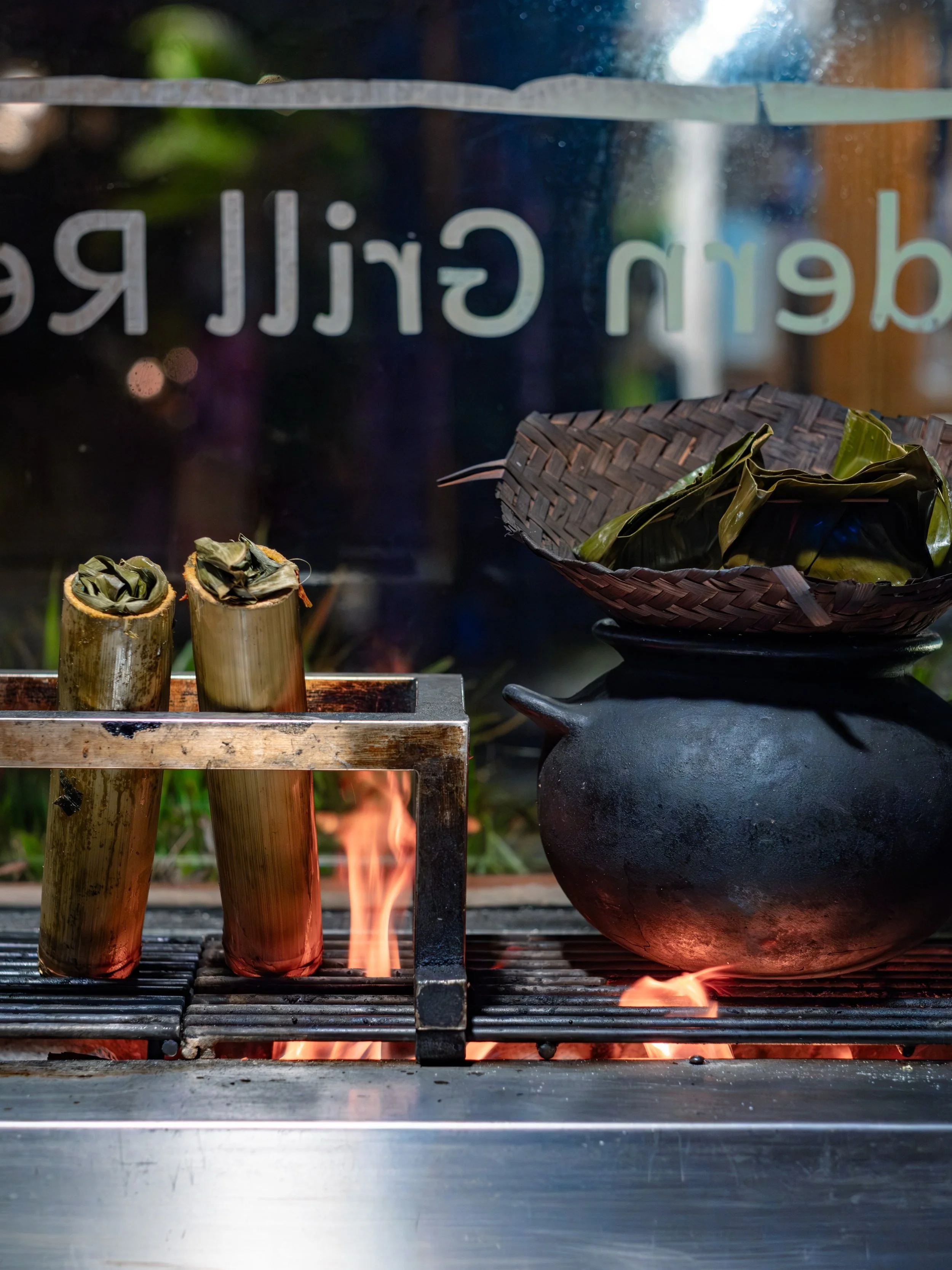 Crafted over open flames and wrapped in tradition. Experience Indonesian culinary flavors that hit differently. Join us for lunch, dinner and everything in between

&mdash;
𝐨𝐩𝐞𝐧 𝐝𝐚𝐢𝐥𝐲 𝟏𝟮 𝗽𝐦 𝐭𝐨 𝟏𝟎 𝐩𝐦

𝗥𝗘𝗦𝗘𝗥𝗩𝗔𝗧𝗜𝗢𝗡
Online: 
