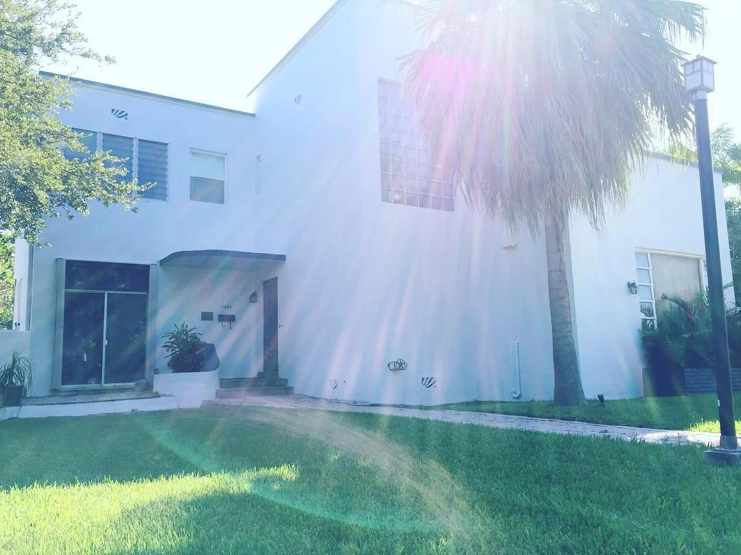Pre Summer Savings! We are offering discounts on painting! #exteriorpaintingservice #miami #paintmiami #globalconstructionsolutions #gcs #painting #interiorpainting