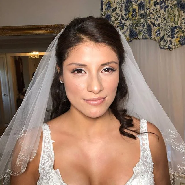 👰🏻Bridal Makeup &amp; Hair👰🏻 by me! I had the pleasure working with this STUNNING BRIDE @sabinneale 💋

#theknot #bridalhair #dior #nars #bridalmakeup #brides #engaged #newjerseybride #peruvianbride #hobokenbride #2outta3weddings #bridalglow