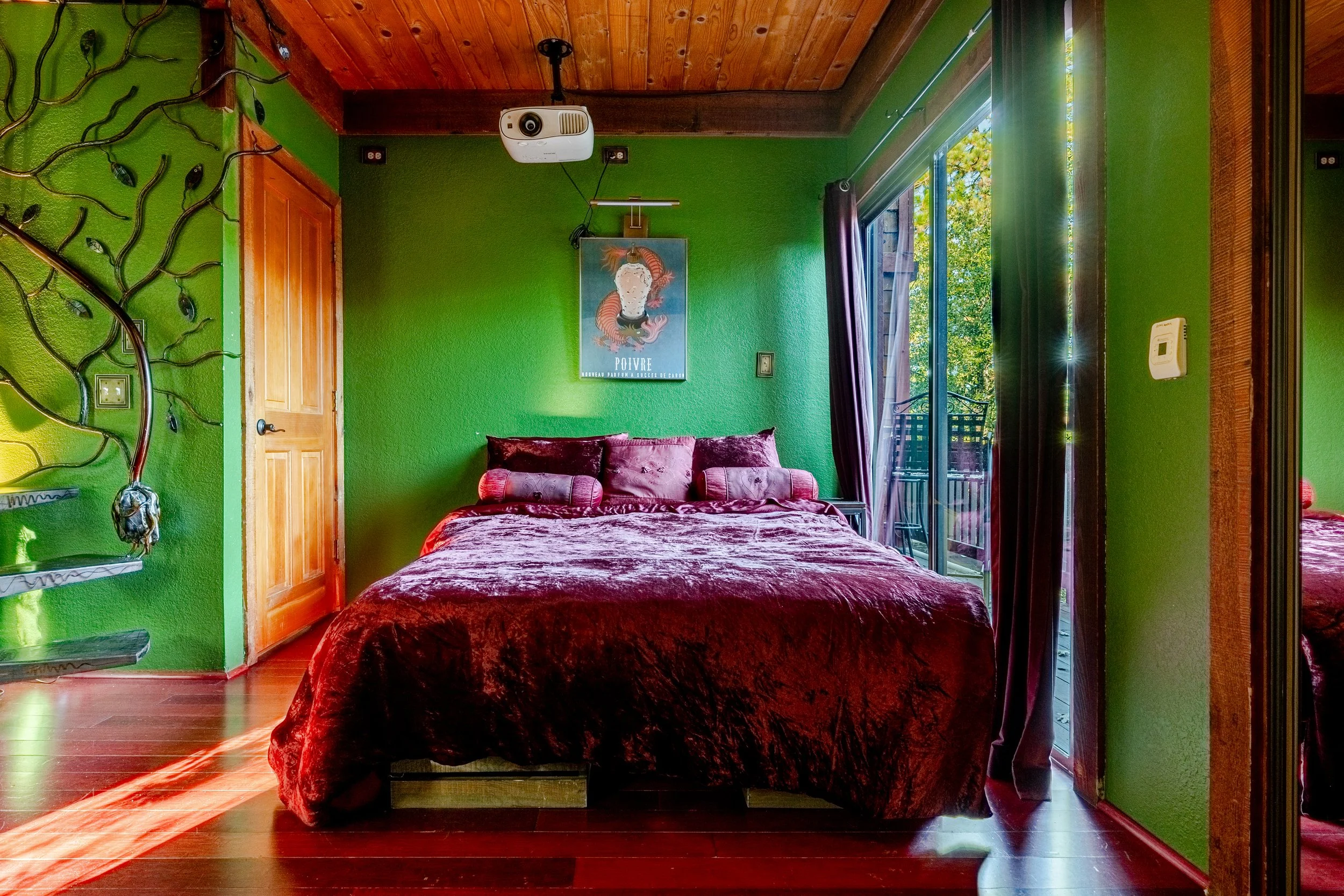 The Enchanted Treehouse Theatre Suite 