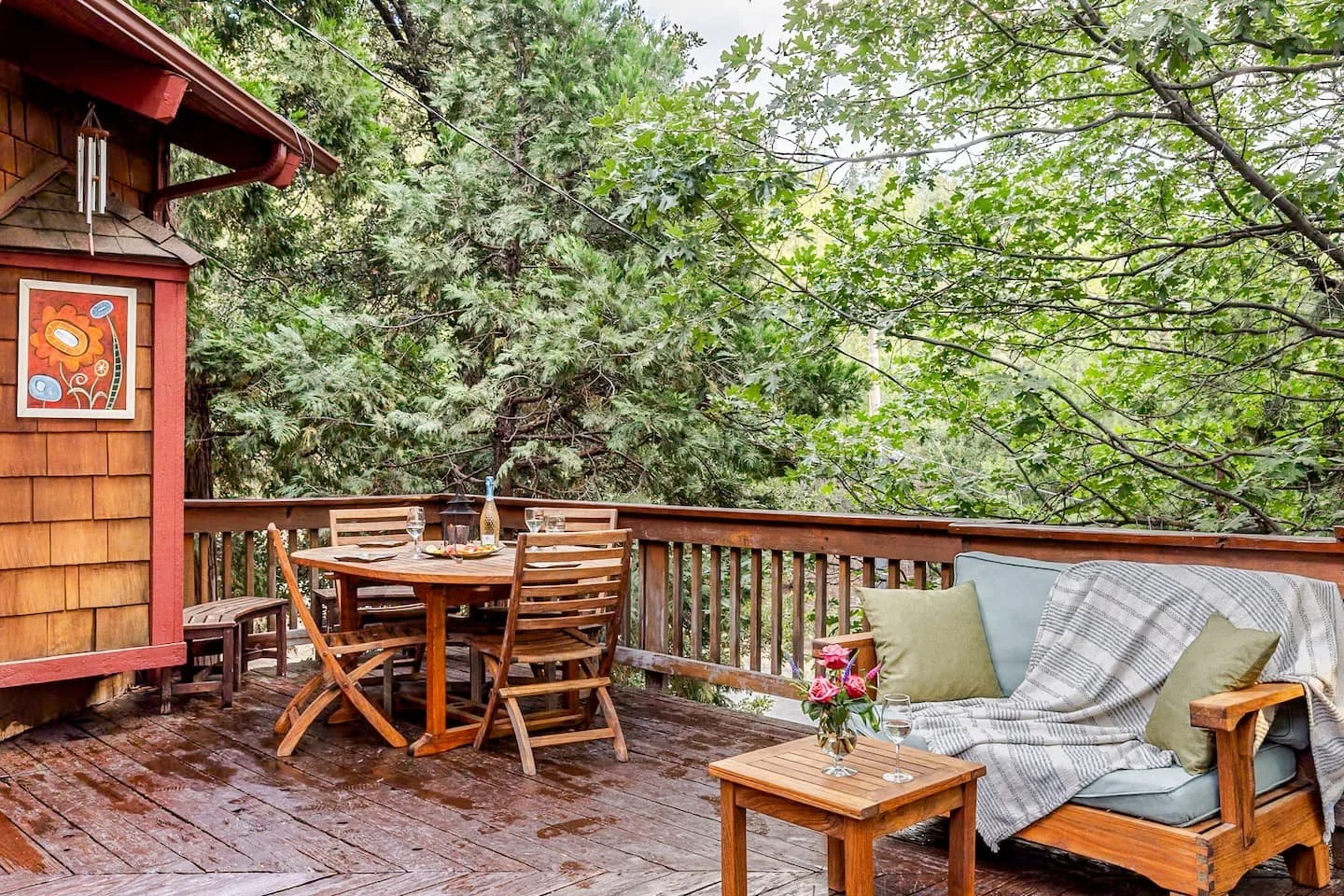 faerie-house-idyllwild-outdoor-deck-breakfast-dining.jpeg