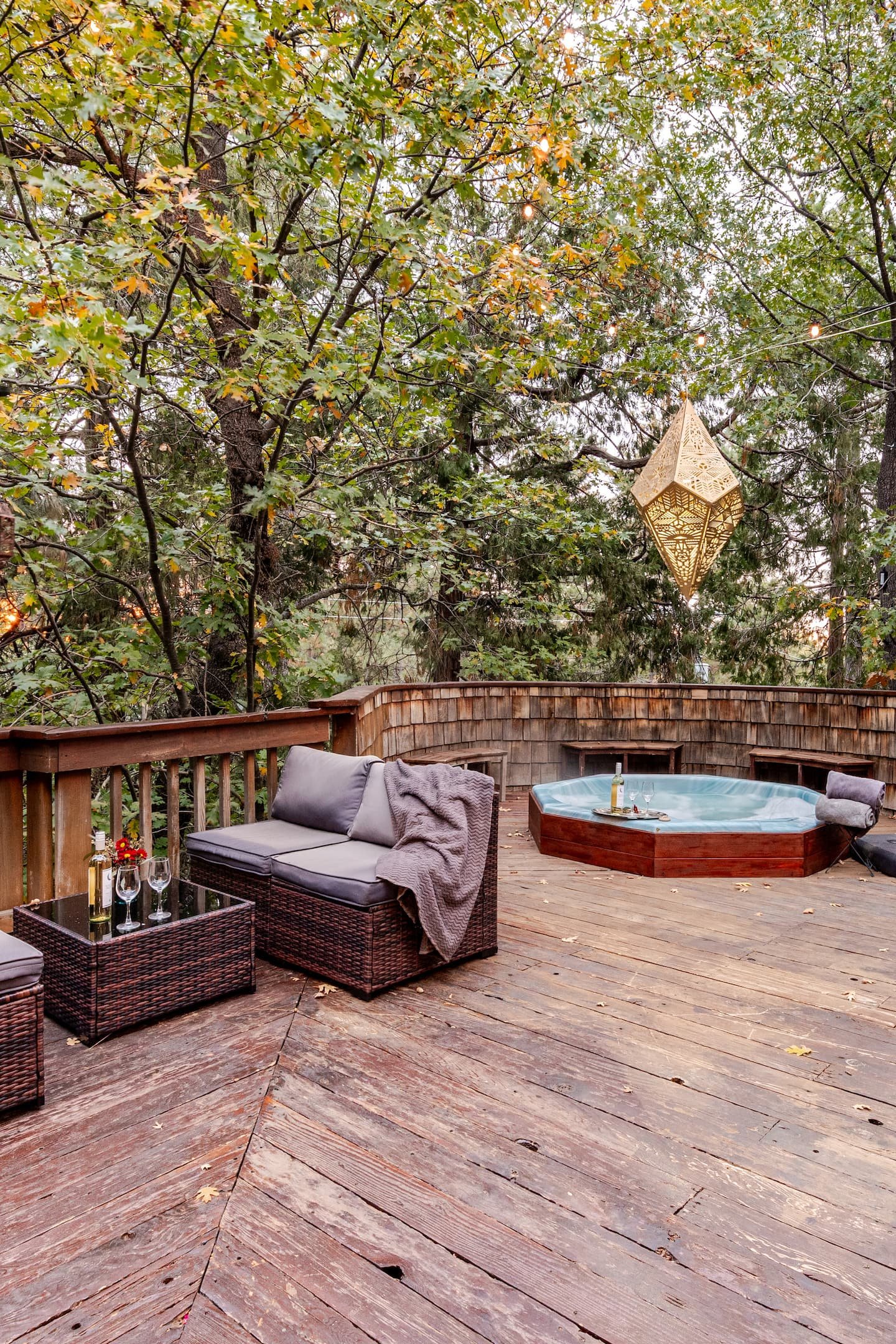 faerie-house-idyllwild-autumn-hot-tub-forest-leaves.jpeg
