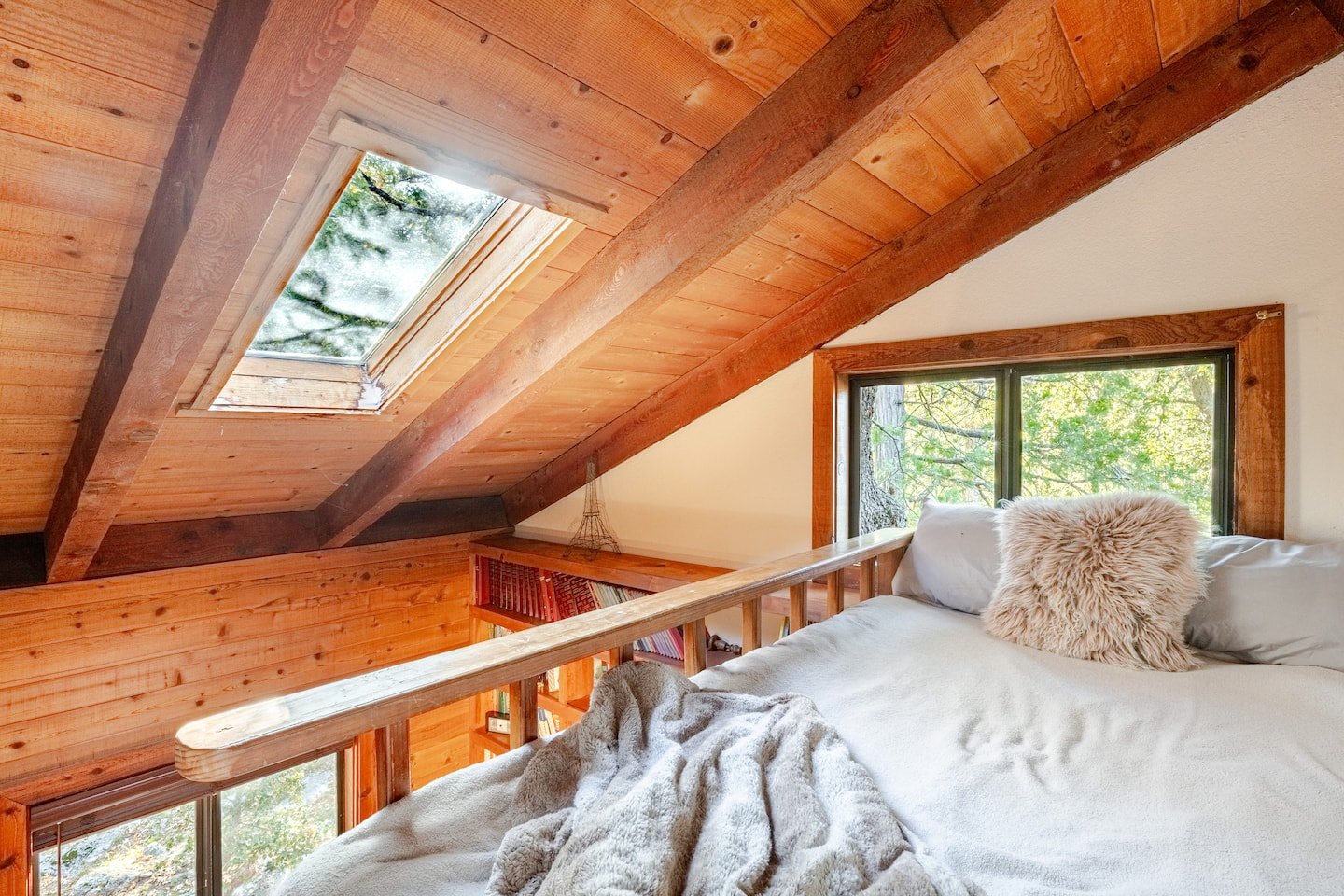 faerie-house-idyllwild-library-loft-writers-retreat-bedroom.jpg