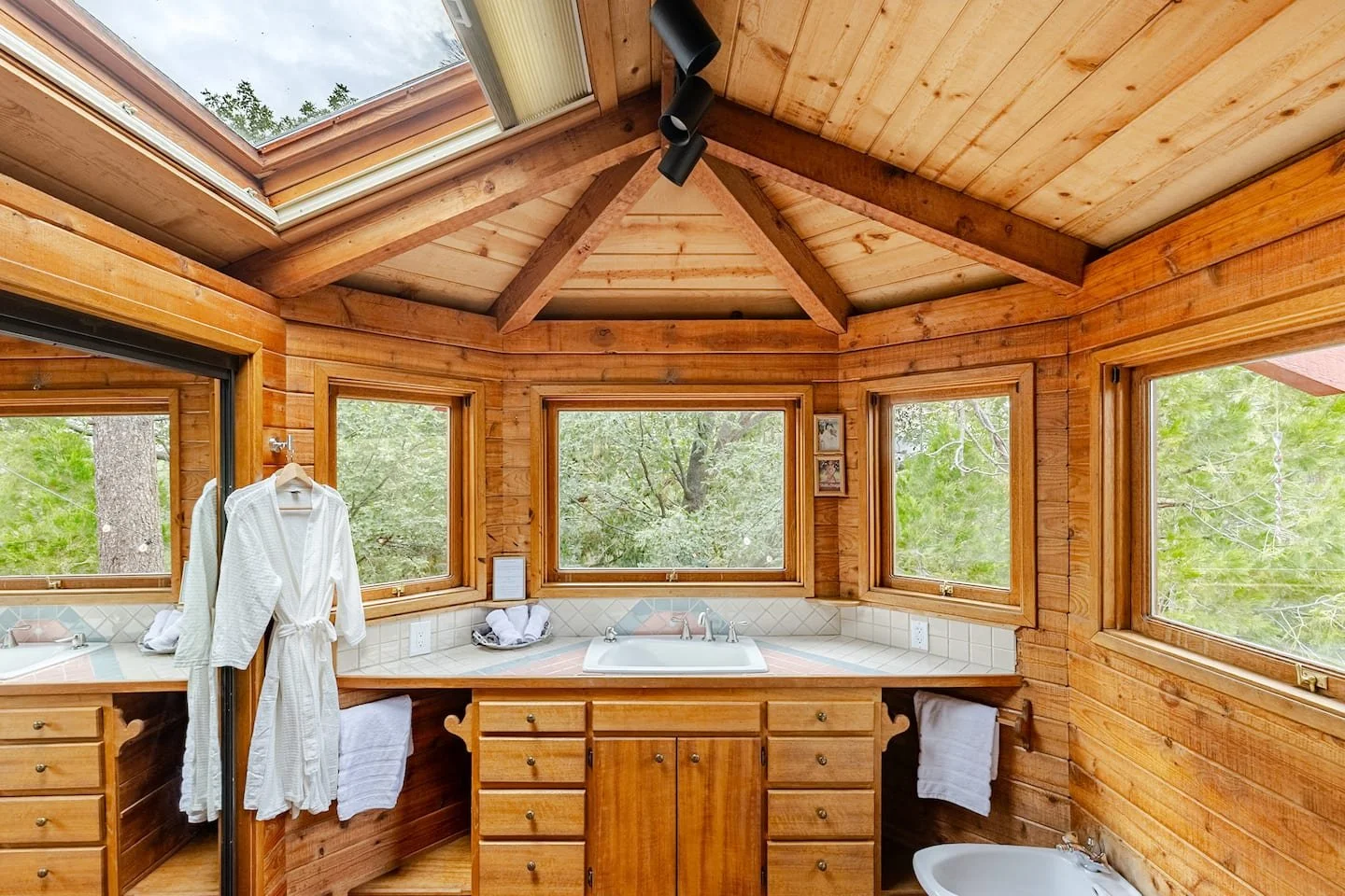 faerie-house-idyllwild-forest-view-bathroom.jpeg