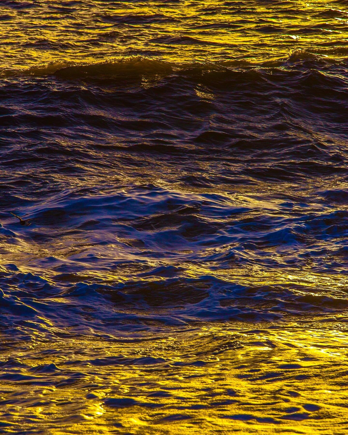 Texture of Sunrise #sunrise #earlymornings #sunrisewaves #oceansunrise #waves #wavesonwaves #irishsea #dawn #photolikepainting #photoart #abstractphotography #textures #textureofwater #oceantextures #canon6d #tamron70200g2 #irishsea #rawireland #grey