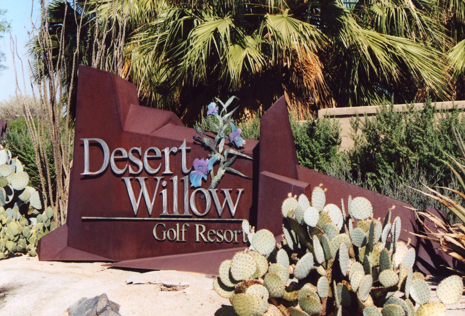 Desert Willow Monument Sign