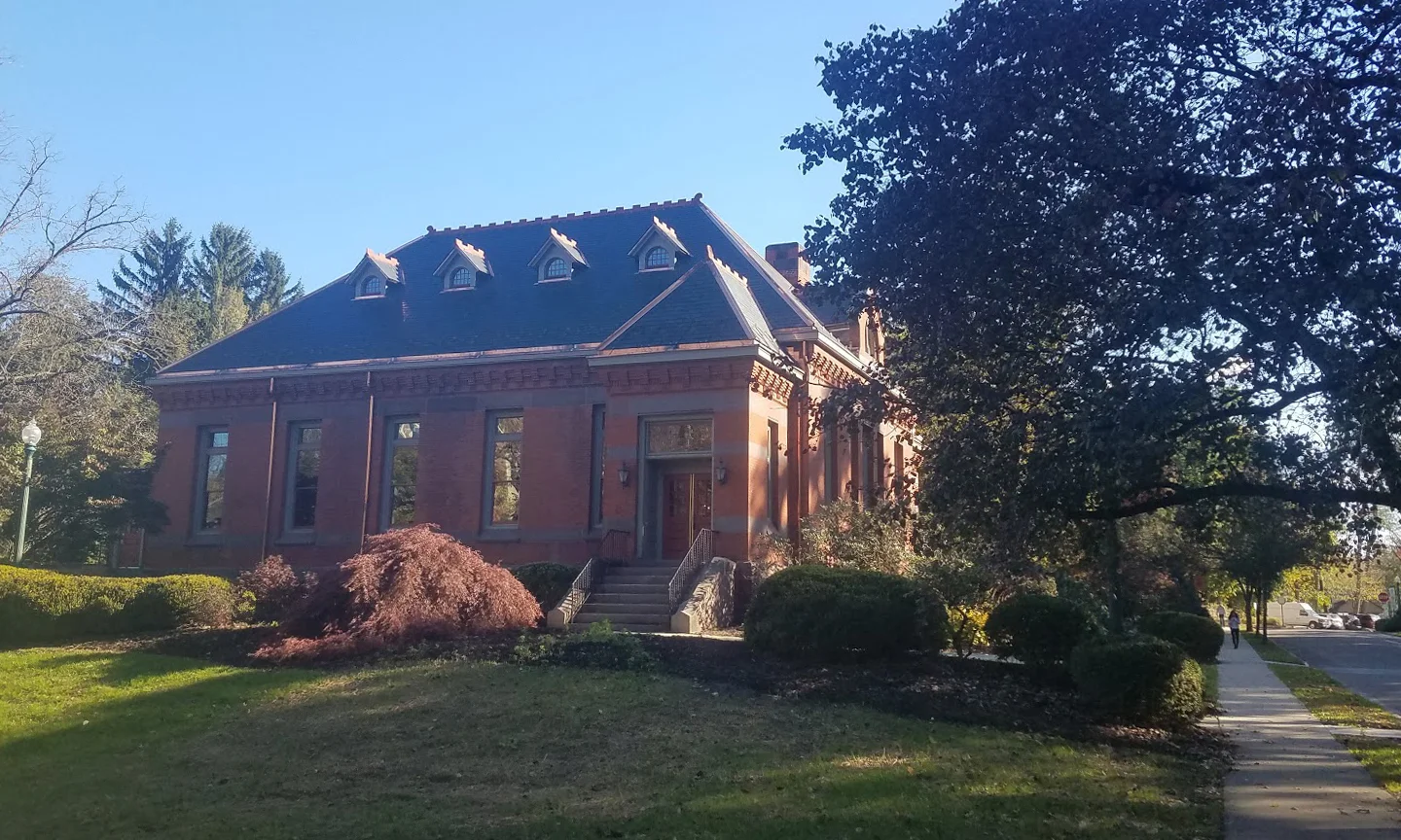 Bucknell Hall2.jpg