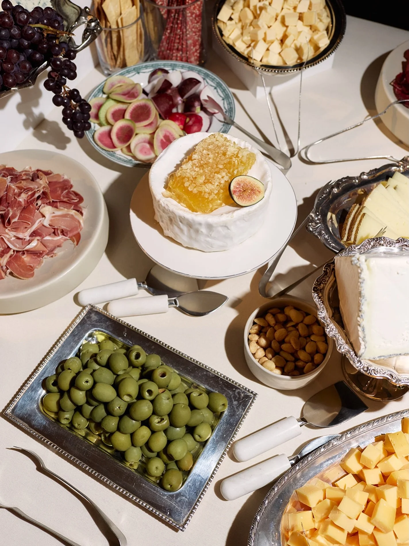 We build tables people talk about.

Photographer: @calenrose
Venue: @thexxvenue 
Planner: @smithjamesevents
Florals: @bircheventdesign