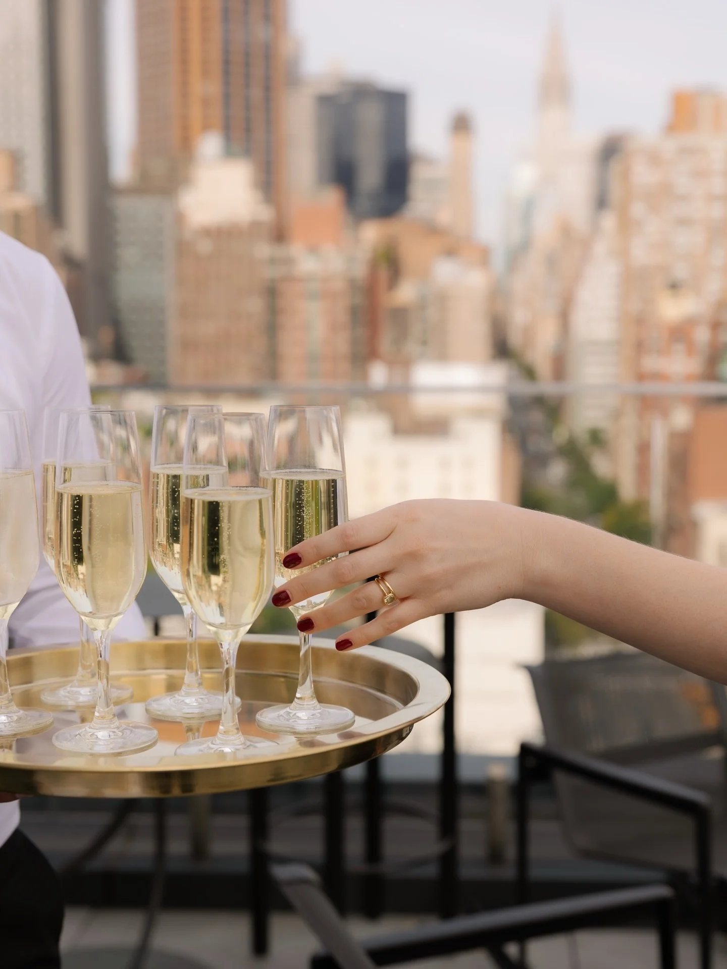 An instinct for the finer things 🥂

Photographer: @adelaidchantilly