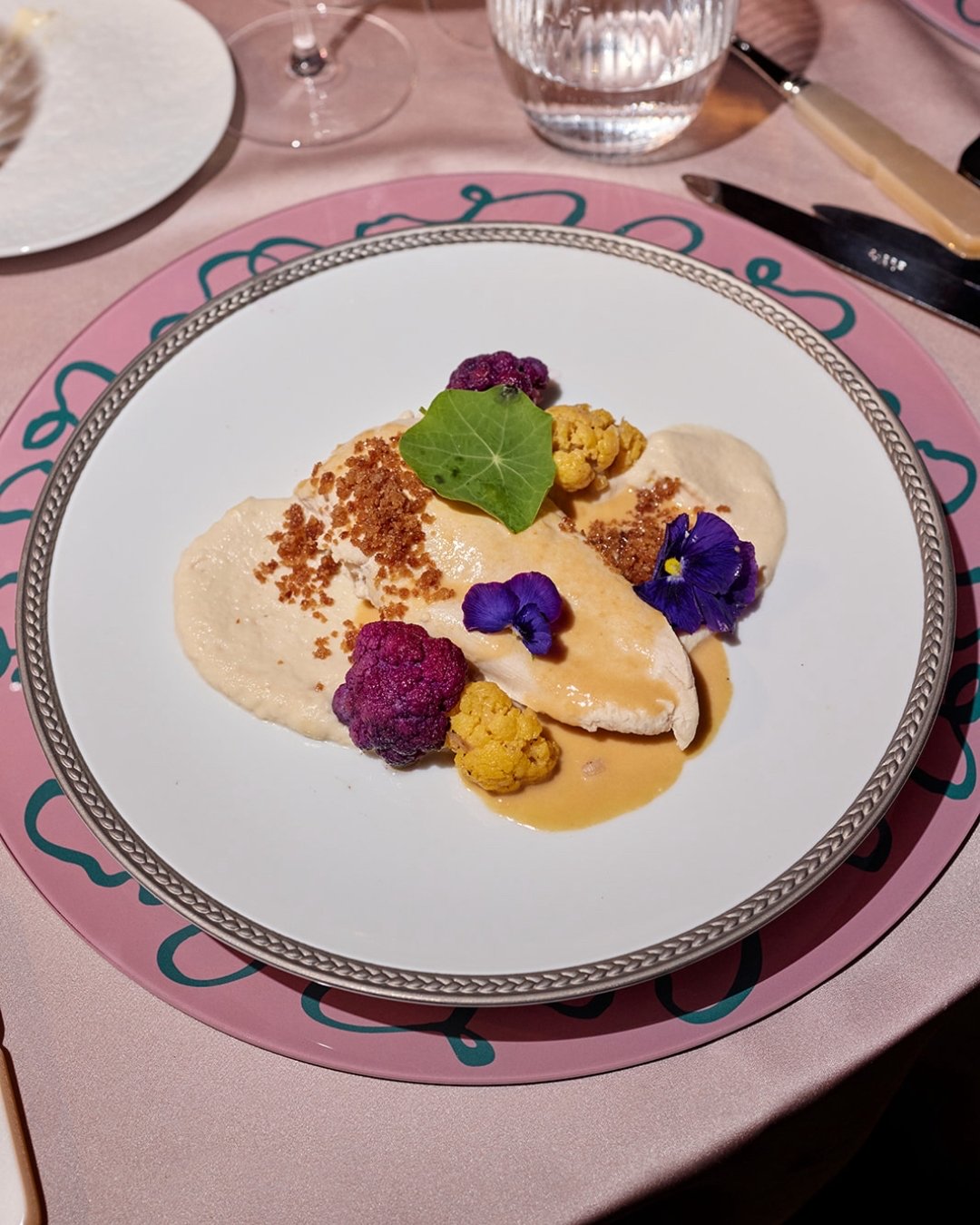 Bold color, even bolder flavor. 

Planner: @lepetiteprive 
Photographer: @calenrose
Venue: @thefoundrylic
Tabletop: @maisondecarine