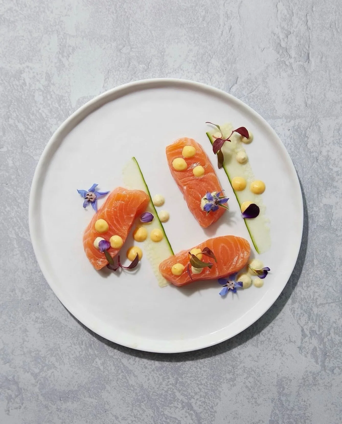 Plated like art, served like summer.

As the season shifts, we&rsquo;re dreaming of seafood soir&eacute;es, beachside tablescapes, and out east entertaining.