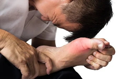 34515493_S_foot_pain_gout_hallux_.jpg