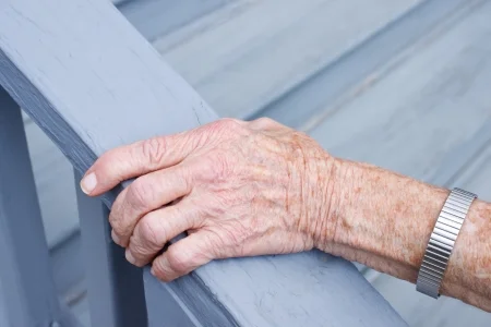 10010434_S_stairs_senior_hand_rail.jpg