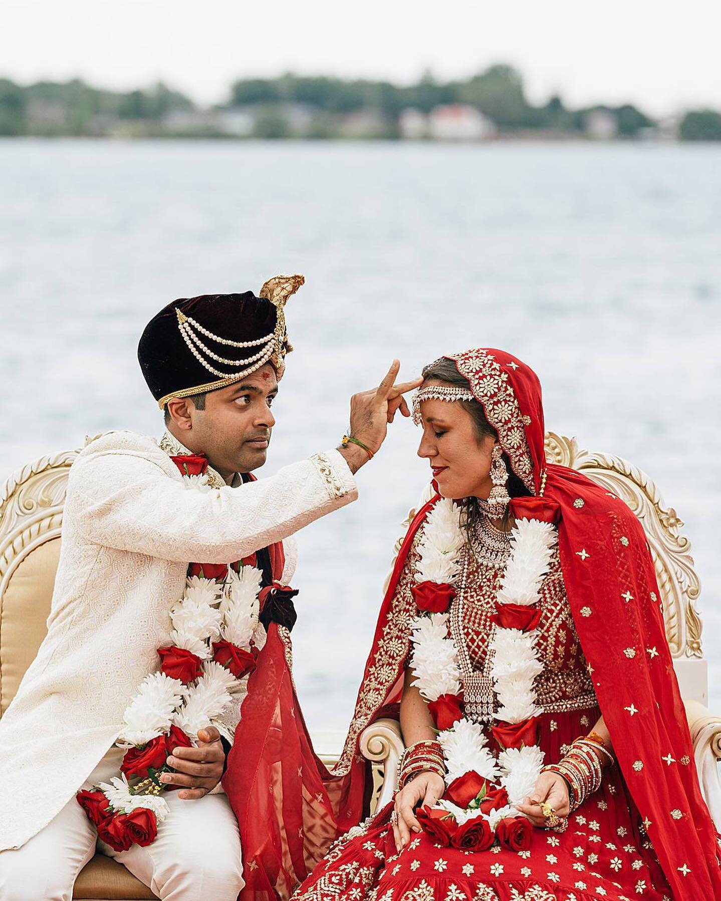 Joyous celebrations, beautiful traditions, bright colors and florals, and amazing food! I was lucky enough to capture this gorgeous Hindu ceremony this past summer overlooking the St Clair River and I&rsquo;m officially hooked! I&rsquo;ll have a reel