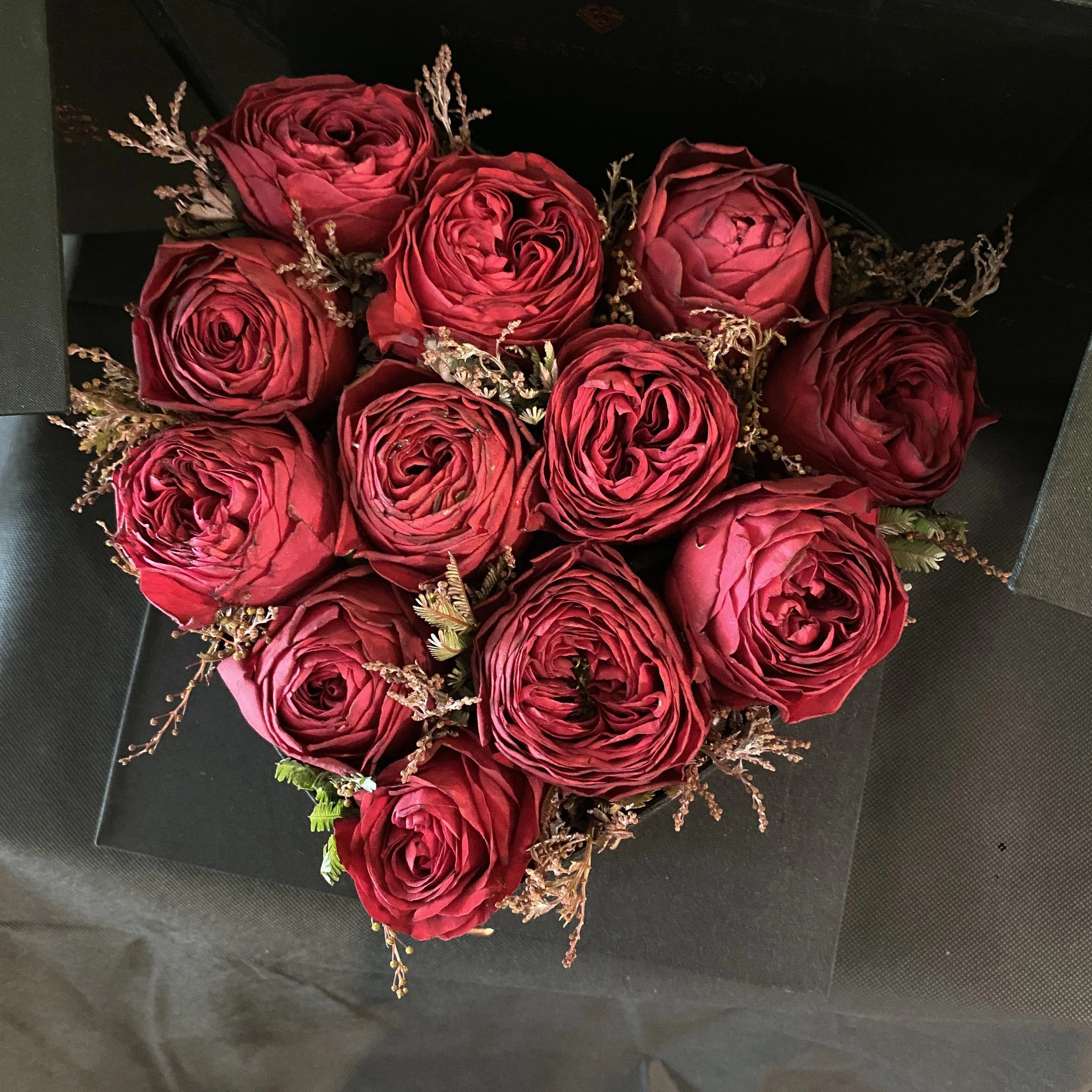 Signature Rose Box-3.JPG