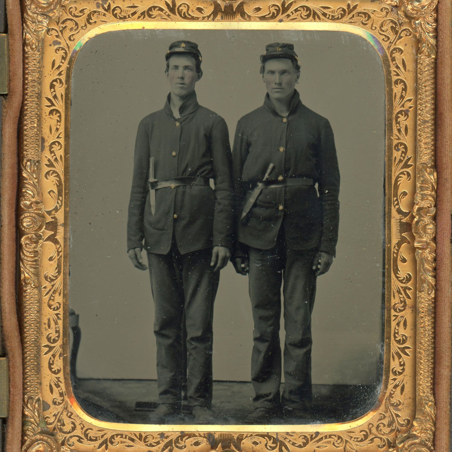 ambrotype-two-soldiers-with-knives1.jpg