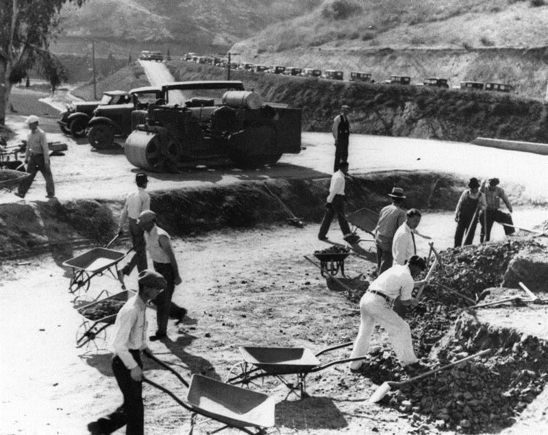 Silver_Lake_Reservoir_Construction_1930.jpg