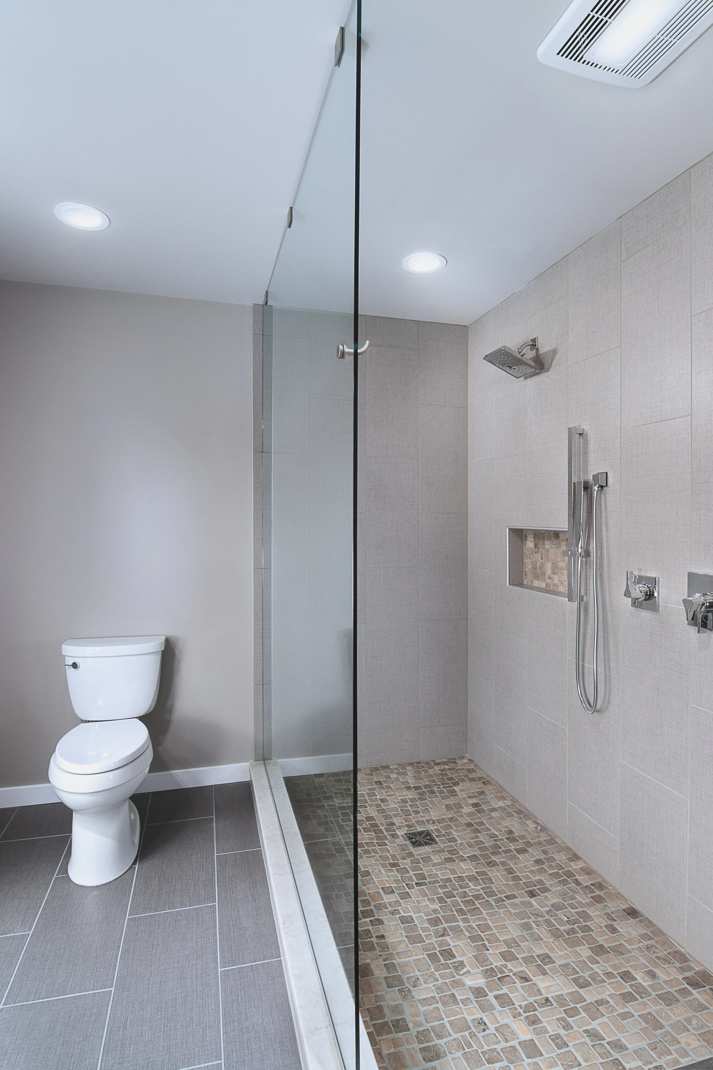 DanFeeneyBathroom1.jpg