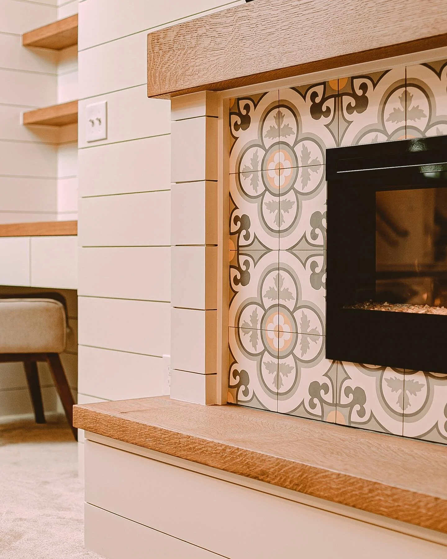 Predicting some cozy nights by the fire in the near future...are you ready? 🔥🔥🔥
#design #build #renovate #preserve #feeneyandco