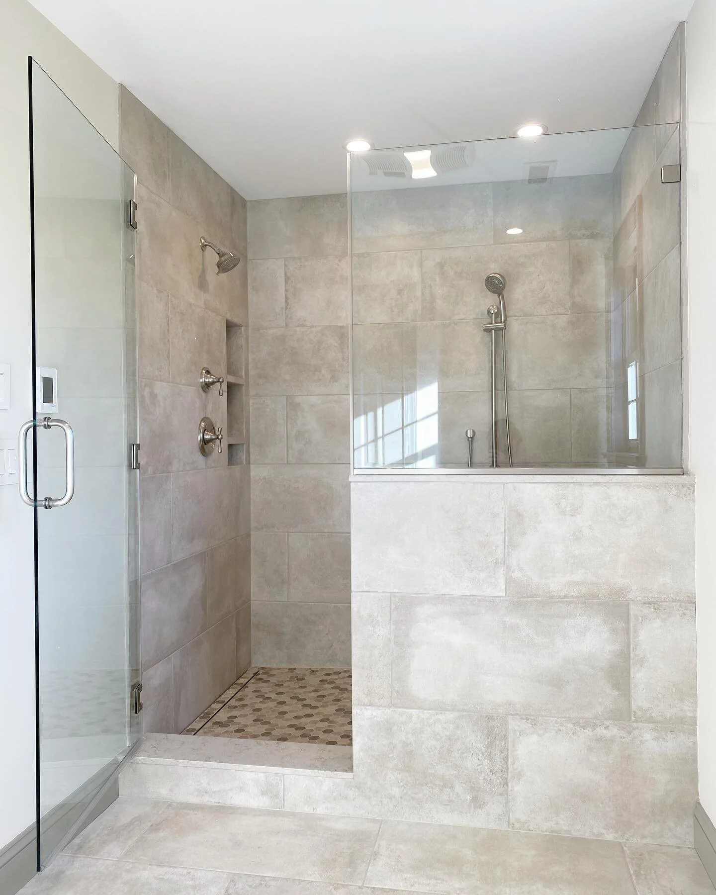 Started with a pink tub, now we&rsquo;re here.
Design by @_jessejarrett_ of @jarrett.design 
#beforeandafter
#design #build #renovate #preserve #feeneyandco