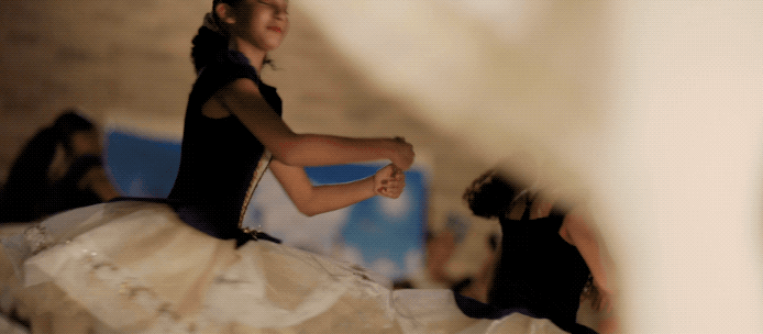 Harye Dancing Gif.gif