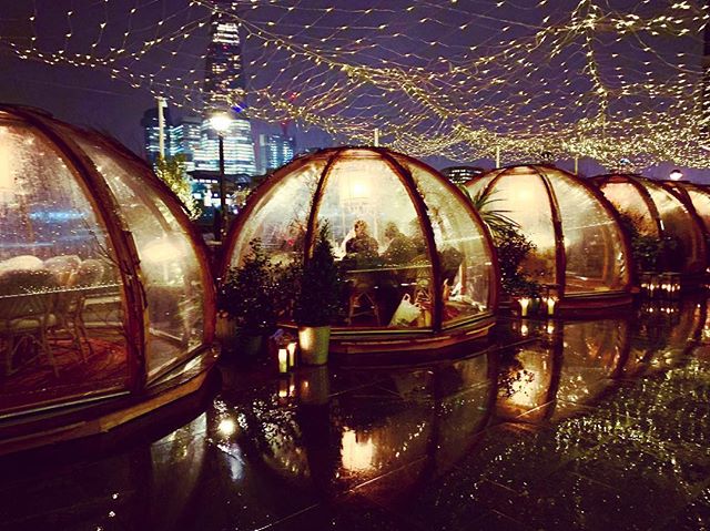 In the light n the dark 💛 .
.
.
.
.
.
.
.
#loveyou @fa_bianoo @coppaclub 
#london🇬🇧 #lights #travelgram #uk #citylights #mood #night #nightphotography #nightout #igloos #coppaclub #coppaclubigloos #riverthames #igtravel #travel #travelphotography 