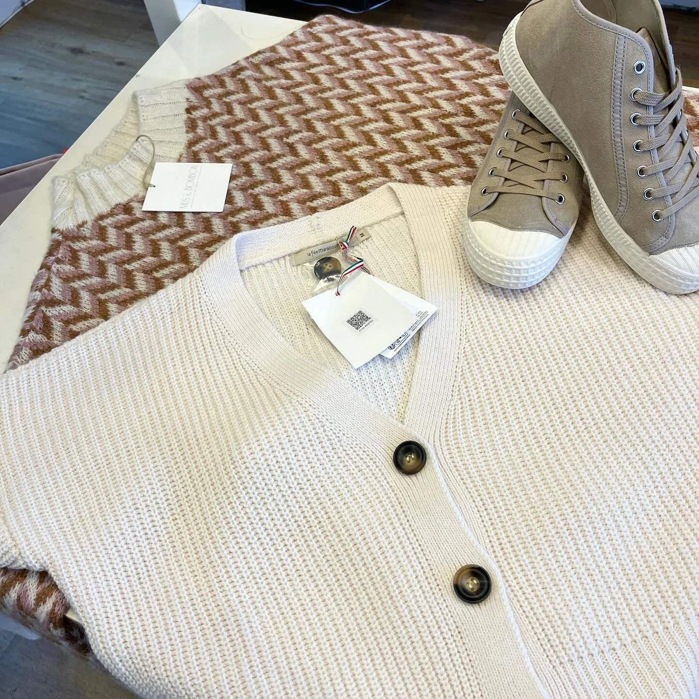 Have you been into Joli recently? We&rsquo;re bursting at the seams with new knitwear, coats, and accessories to help you through the change in weather. New ranges from Humility, La Fee, and Mus et Bombon 🍂
.
.
.
.
.
.
.
.
#joli #suffolk #suffolksec