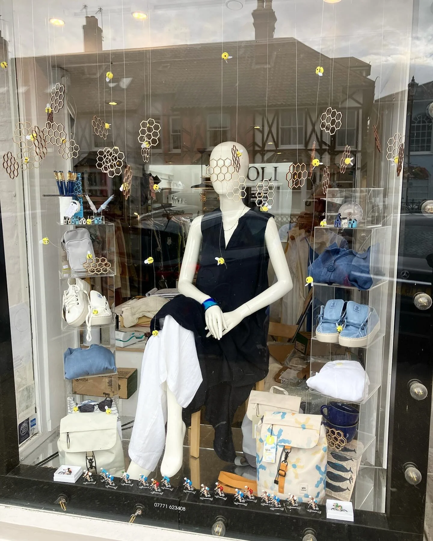 Our honeycomb summer window. Friendly bees are pollinating our store, come and say hi 🐝🐝🐝🍯 
.
.
.
.
.
.
.
.
.
.
.
.
.
.
.
#joli #suffolk #suffolksecrets #aldeburgh #aldeburghbeach #aldeburghhighstreet #fashion #retail #independent #independentdes