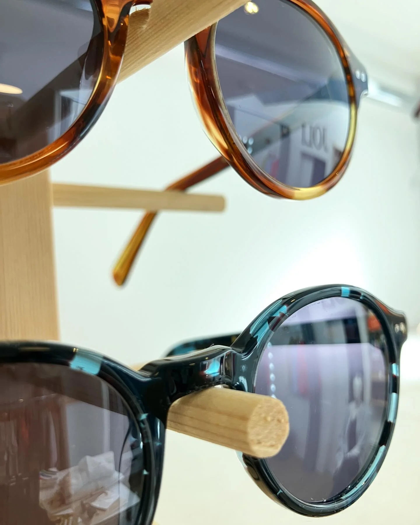 The sun is it and @findyourbirds sunglasses are in! New shapes, new styles, new colours and now all made from plant-based and recycled materials 🌱♻️🌱♻️
.
.
.
.
.
.
.
.
.
.
.
.
.
#joli #suffolk #suffolksecrets #aldeburgh #aldeburghbeach #aldeburghhi