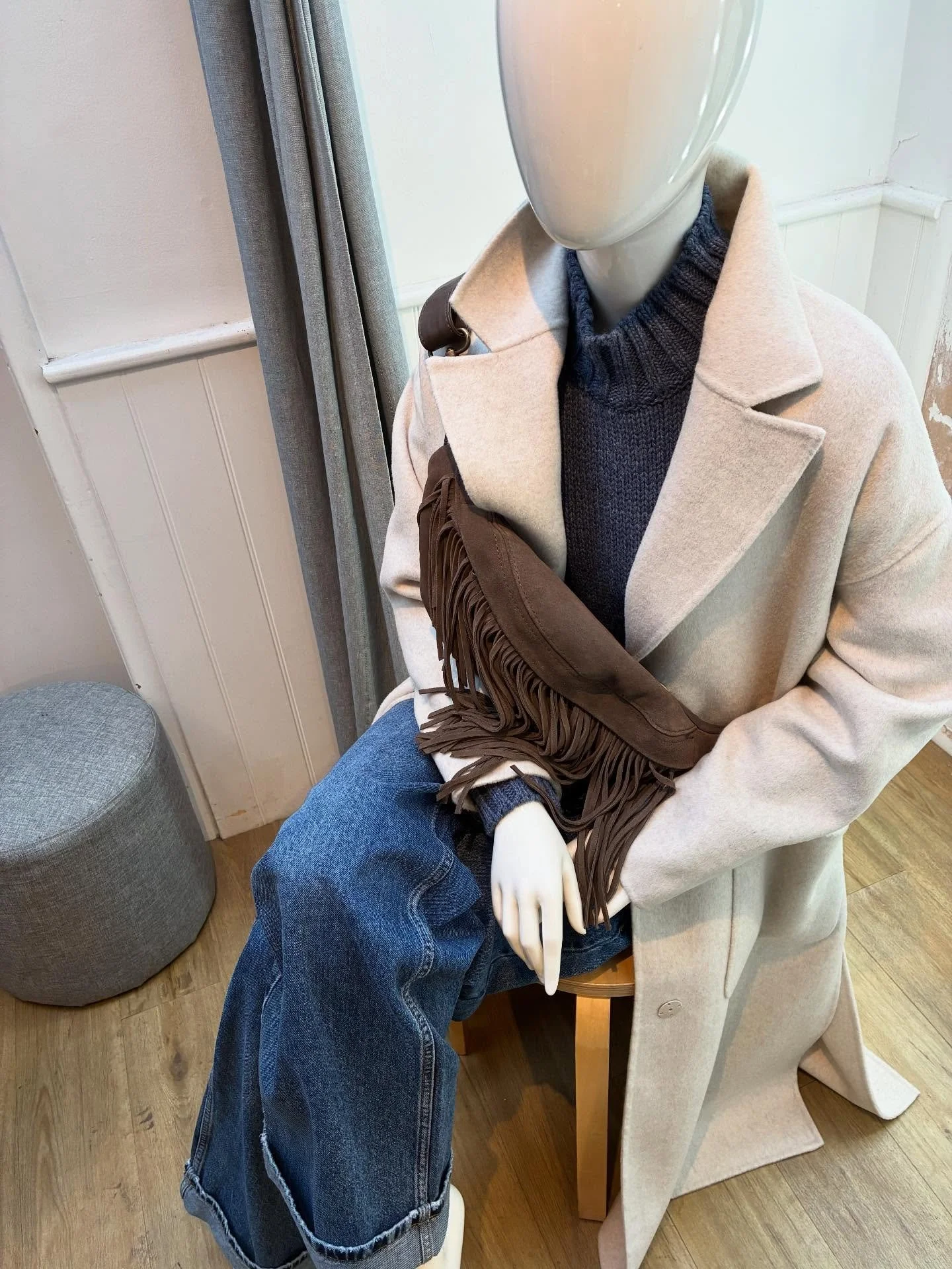 We&rsquo;ve got loads of new stock incoming (watch this space!), so we thought we&rsquo;d highlight some of our bestsellers of this season so far ✨

1. Full length winter white coat
2. Our own gorgeous candles and diffusers
3. False fur bomber
4. Dan