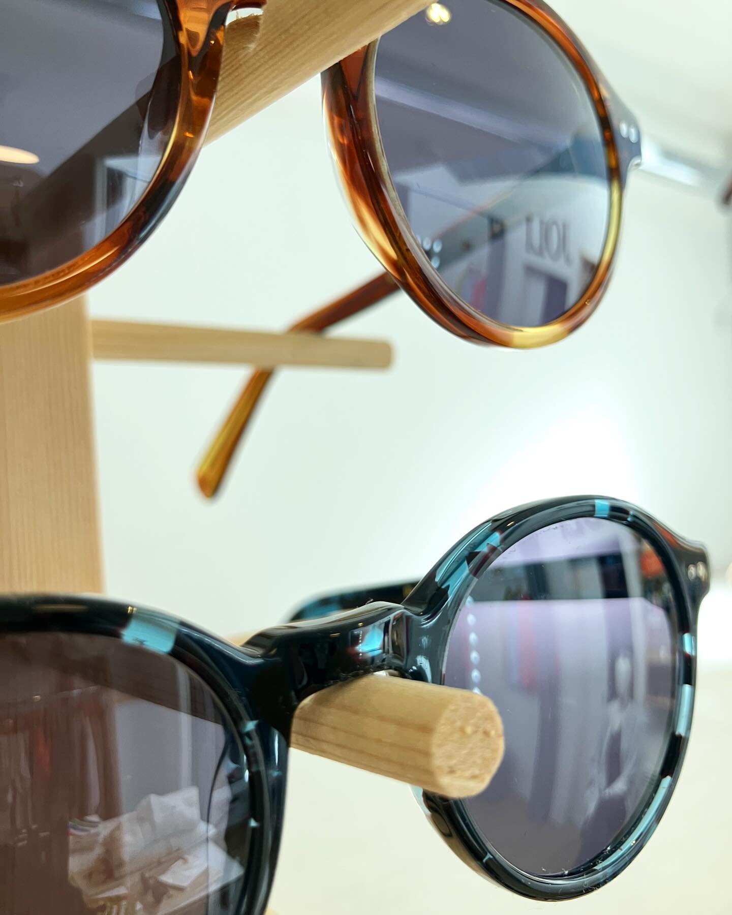 The sun is it and @findyourbirds sunglasses are in! New shapes, new styles, new colours and now all made from plant-based and recycled materials 🌱♻️🌱♻️
.
.
.
.
.
.
.
.
.
.
.
.
.
#joli #suffolk #suffolksecrets #aldeburgh #aldeburghbeach #aldeburghhi