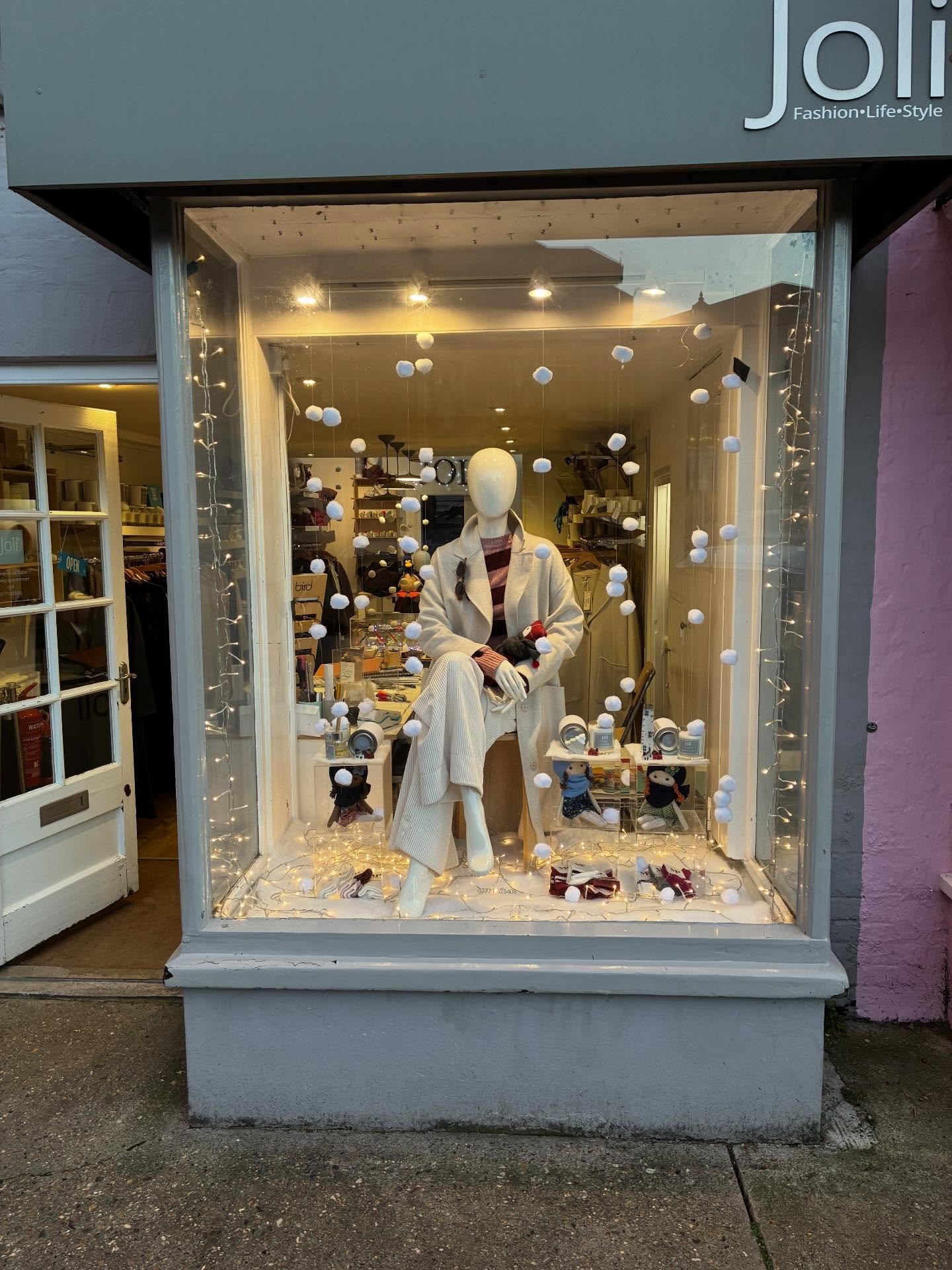 We&rsquo;re dreaming of a white Christmas over here on Aldeburgh High Street ❄️ We&rsquo;re snowed under with gorgeous womenswear, homewares and bespoke handmade gifts you won&rsquo;t find anywhere else to fill your stockings.
.
.
.
.
.
.
.
.
.
.
.
.