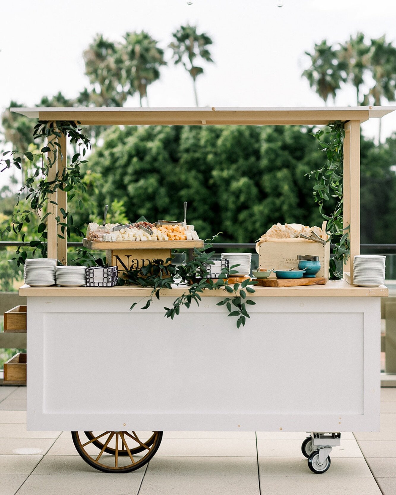 Charcuterie is always a YES, especially when the venue provides the cutest cart that matches your aesthetic! 
⠀⠀⠀⠀⠀⠀⠀⠀⠀
Planning+Design | @blissfullystyledevents
Photo | @hellobluephoto
Florals | @heavenlyblooms
Venue | @newportbeachcc
.
.
.
.
.
.
⠀⠀