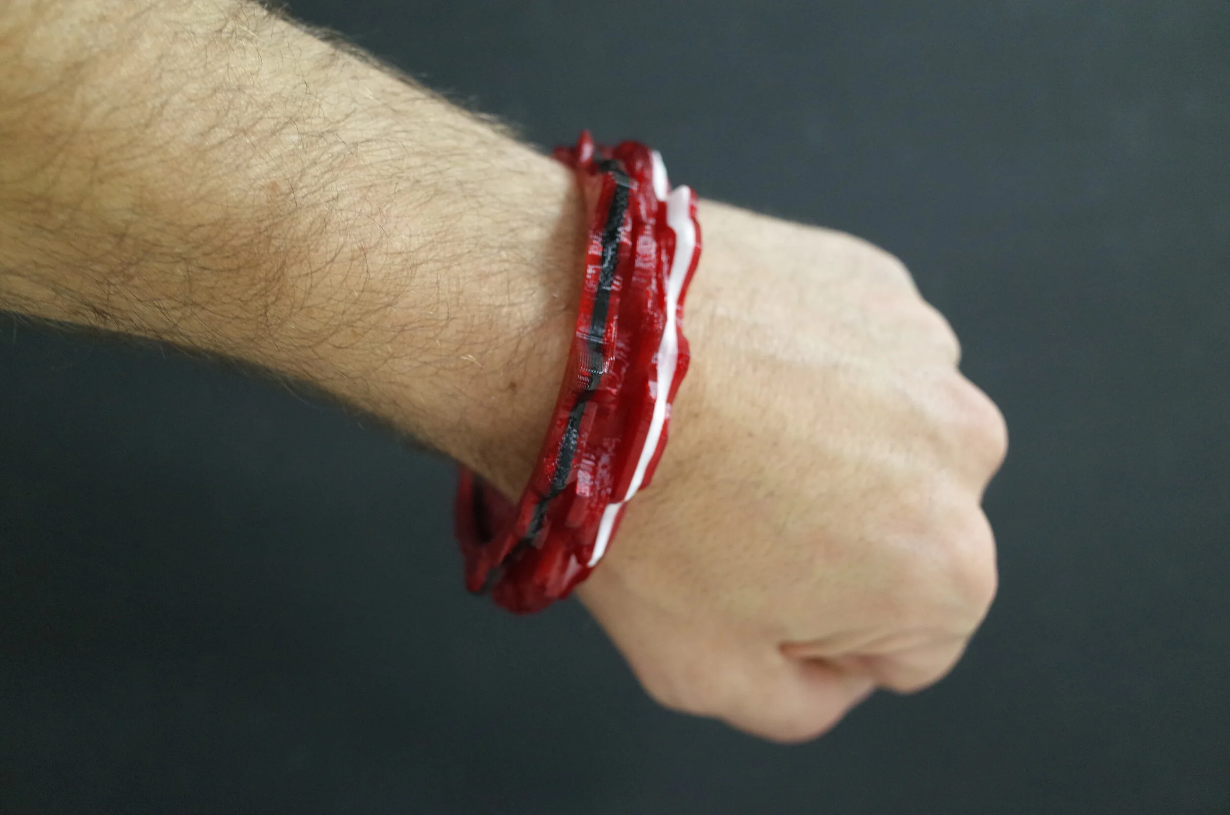 red braclet.JPG