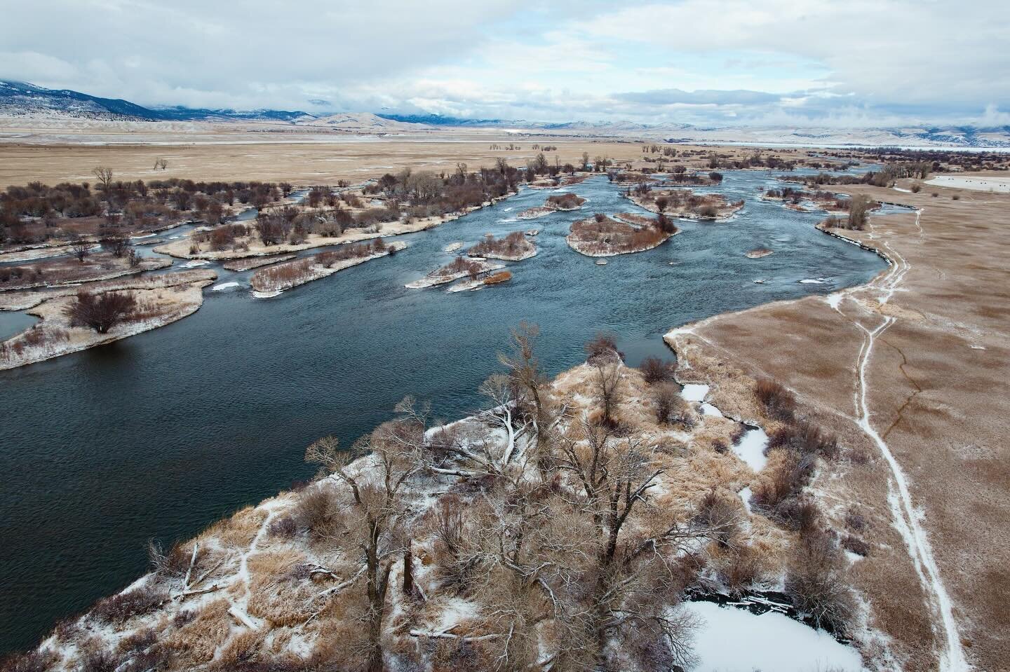 Maybe rolling in late, but it looks like Winter&rsquo;s scratching the surface here on the Madison.  #winter #winterfishing #wintersport #river