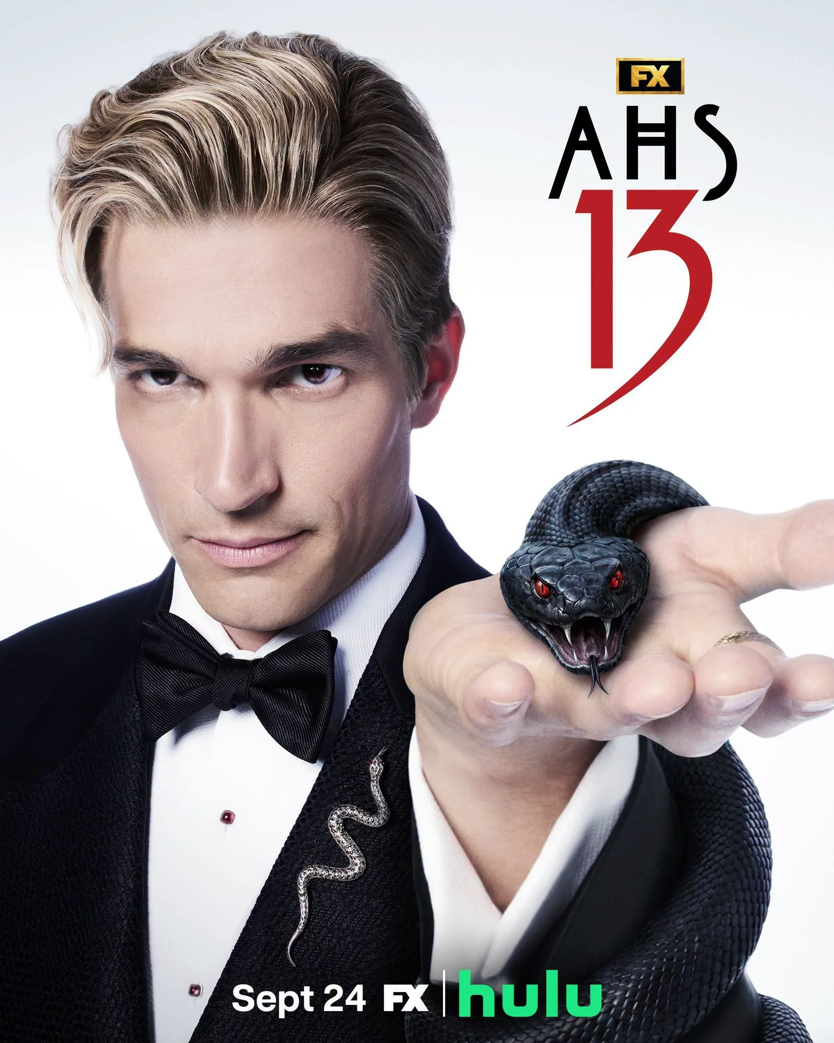 ICONARTS_KEYART_AHS_S13__PAK_HOLDING_SNAKE.jpeg