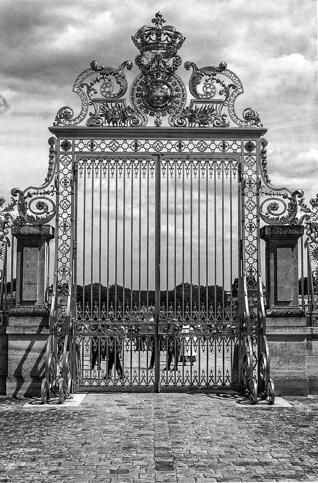 Gate at Versailles - 1.jpg