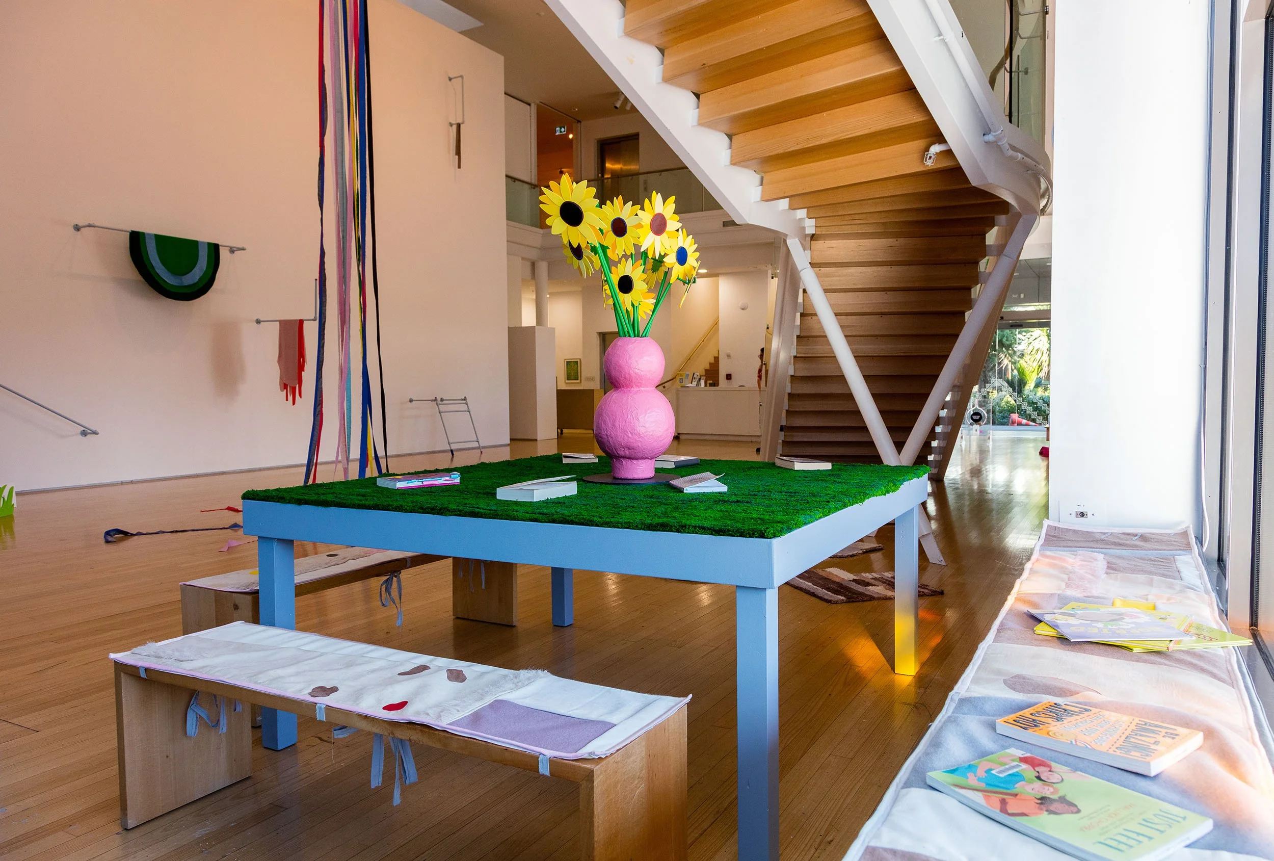12-FLOWERS-COSY-CORNER-table-CHRIS_PARKER--Tga--35 copy 2.jpg