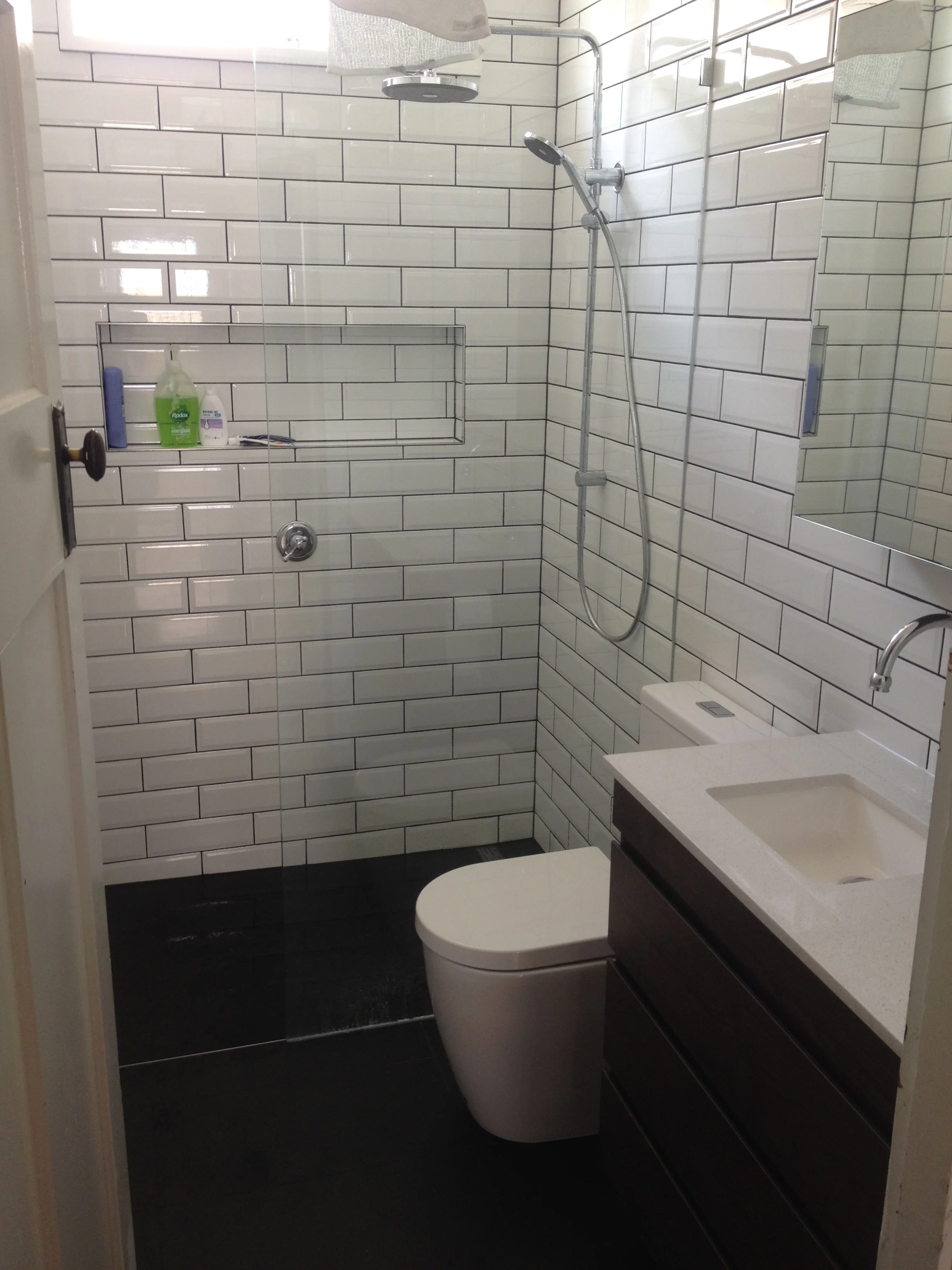 KINGSVILLE BATHROOM.JPG