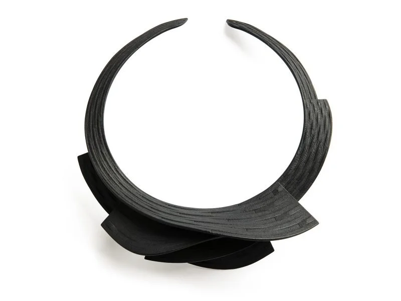 LaminaNeck_BLK-800x600.jpg