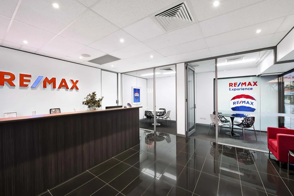 Re Max Office Design