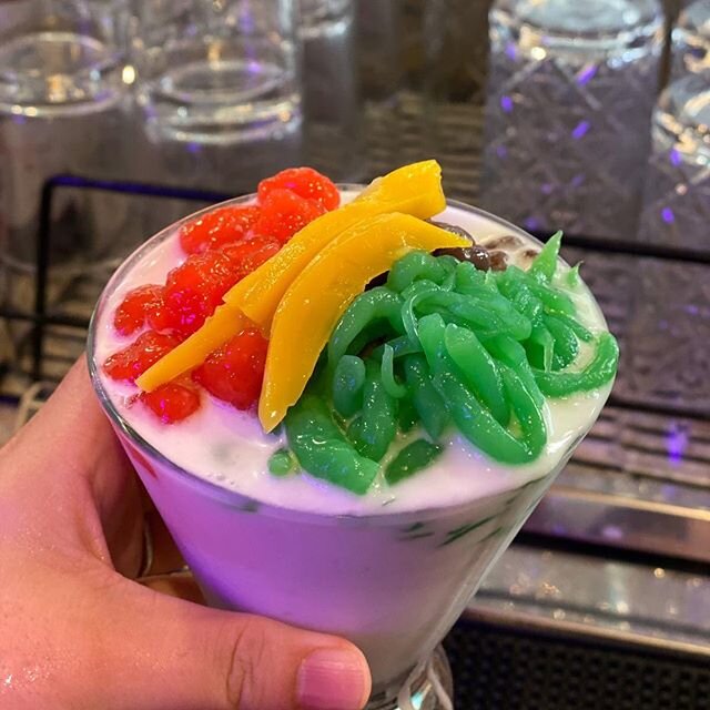 Have you tried our Thai Chendol? A traditional thai dessert made with water chestnut, pandan jelly, jackfruit, red beans and sweet coconut milk.

#misspings #misspingsthaieatery #thaichendol #chendol #thaidessert #glenwaverley #theglenshoppingcentre