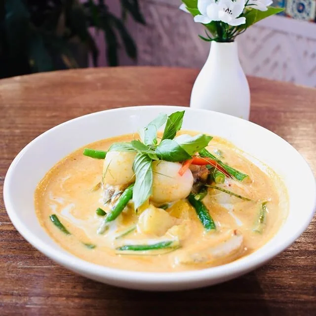 Stuck at home but craving our curries? Get it delivered using Ubereats! 
#misspings #misspingsthaieatery #ubereats #glenwaverley