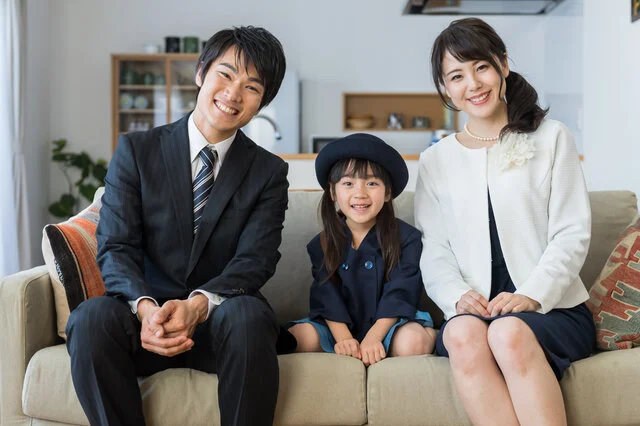 ママ必見 入園式 卒園式のフォーマル服装の選び方とおすすめスタイル10選 Famm ファム 家族アルバムや無料フォトカレンダー フォトアルバムなどで 子育てをもっと楽しく