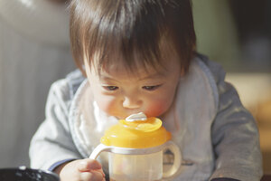 21年 赤ちゃんの食事やお出かけに欠かせない ストローマグおすすめ10選 Famm ファム 家族アルバムや無料フォトカレンダー フォトアルバムなどで 子育てをもっと楽しく