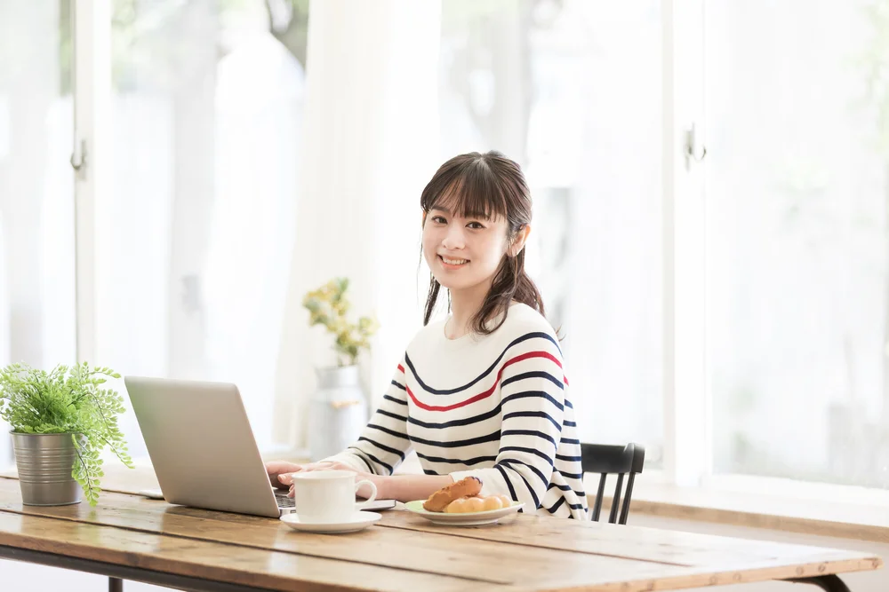 Webデザイナーは 副業からスタートがベスト 未経験者も稼げる Famm ファム 家族アルバムや無料フォトカレンダー フォトアルバムなどで 子育てをもっと楽しく
