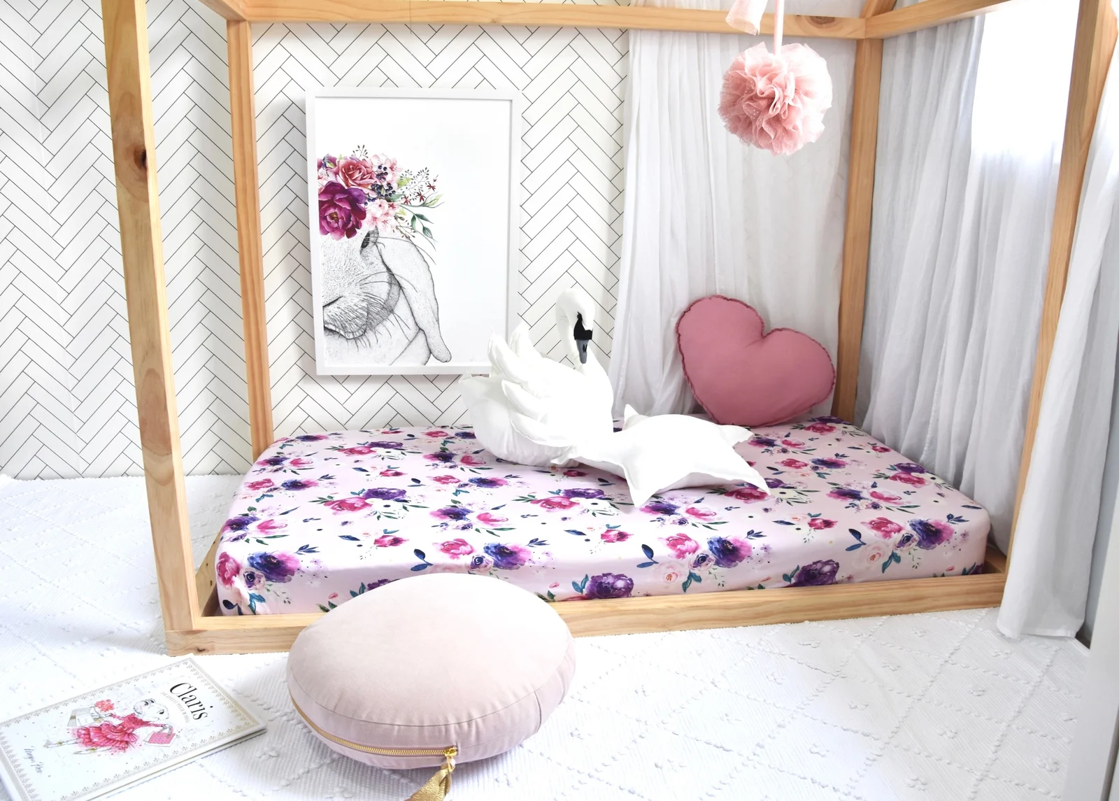 jersey cot sheet floral kiss 3.jpg