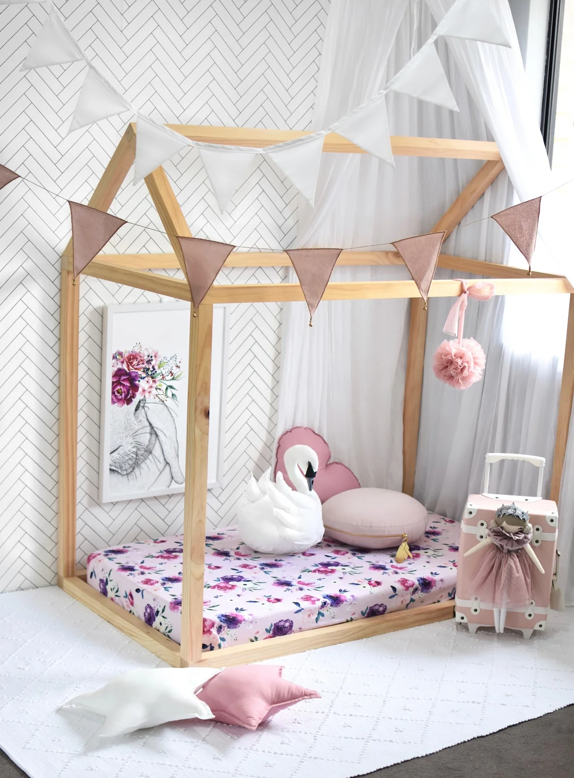 jersey cot sheet floral kiss 2.jpg